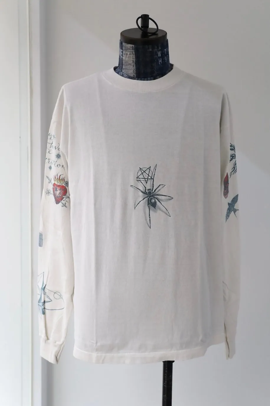 SAINT Mxxxxxx × Dr. Woo DW_LS TEE/TATTOO/WHT Dr.Woo joint model TATOO tattoo long sleeve off-white S-XL OE yarn Tube weaving high weight fabric without side seams Original printing water slurry process No touch printing Breathable and comfortable Original level replica printing Correct version Correct main mark/wash mark/cherub anti-counterfeiting mark